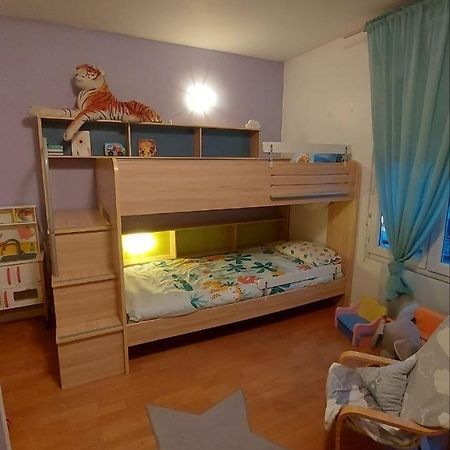 Appartement Familial Pour 6 Adultes Et 5 Enfants A 10 Min De Disney Bailly-Romainvilliers Kültér fotó