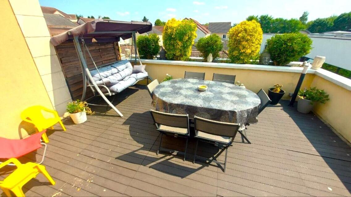 Appartement Familial Pour 6 Adultes Et 5 Enfants A 10 Min De Disney Bailly-Romainvilliers Kültér fotó